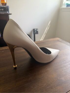 Tom Ford Chalk Leather Gold Heel Pumps Size 39